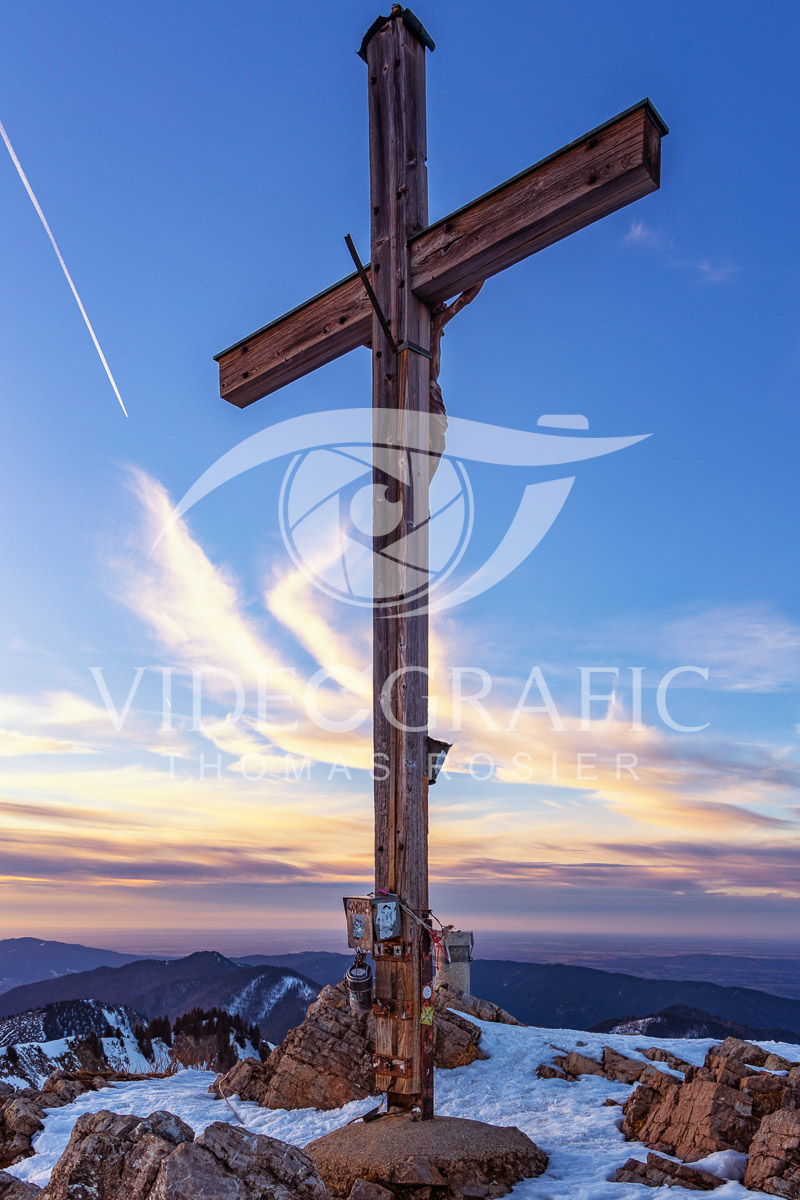 Summit-Crosses-756.jpg