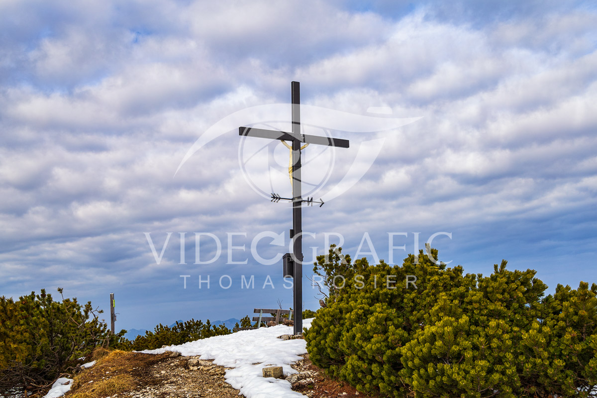 Summit-Crosses-759.jpg