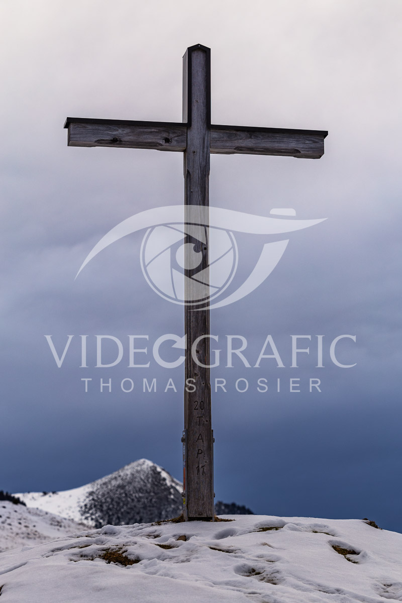 Summit-Crosses-775.jpg