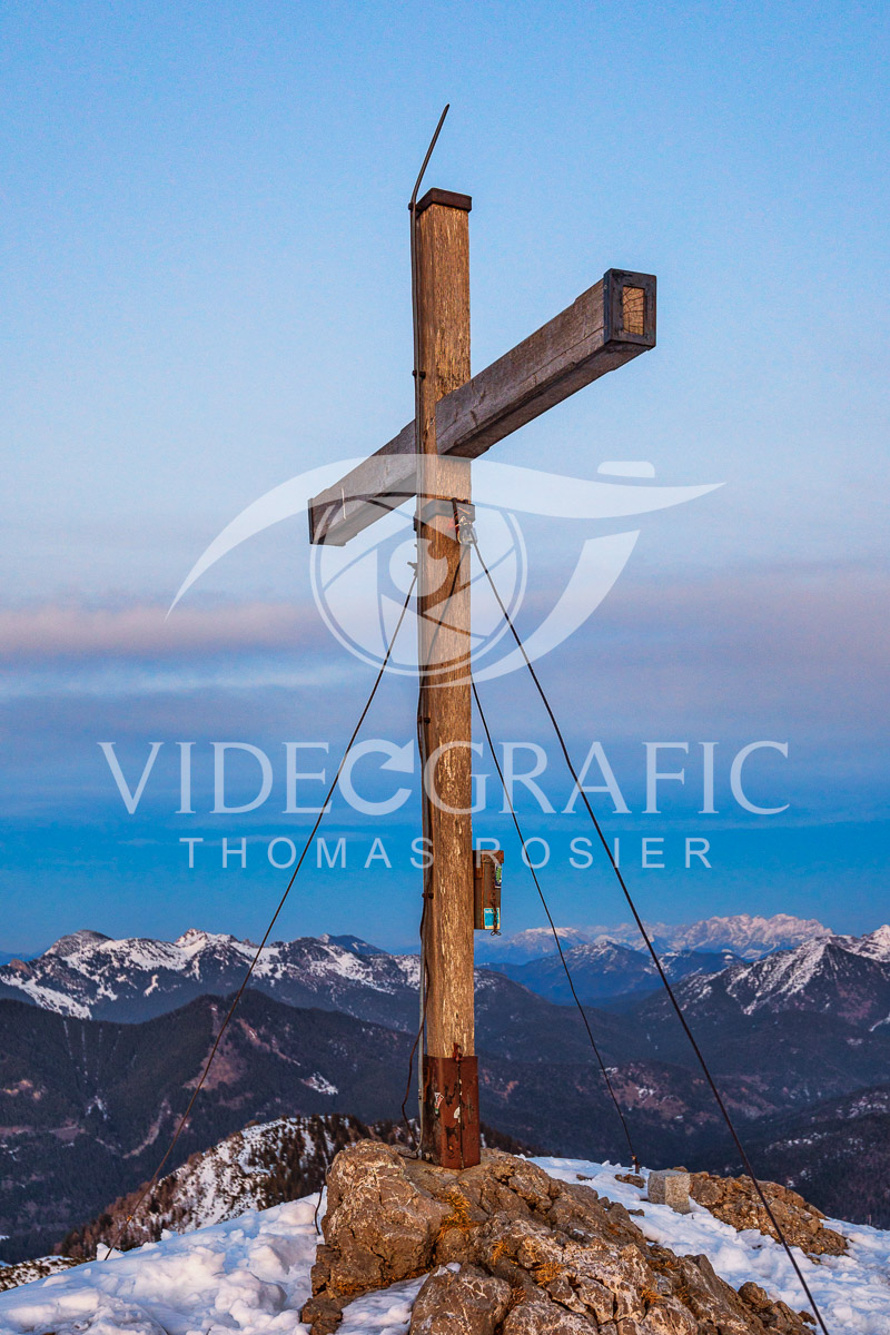 Summit-Crosses-787.jpg
