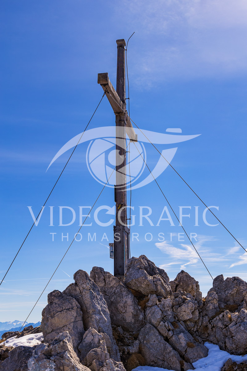 Summit-Crosses-790.jpg