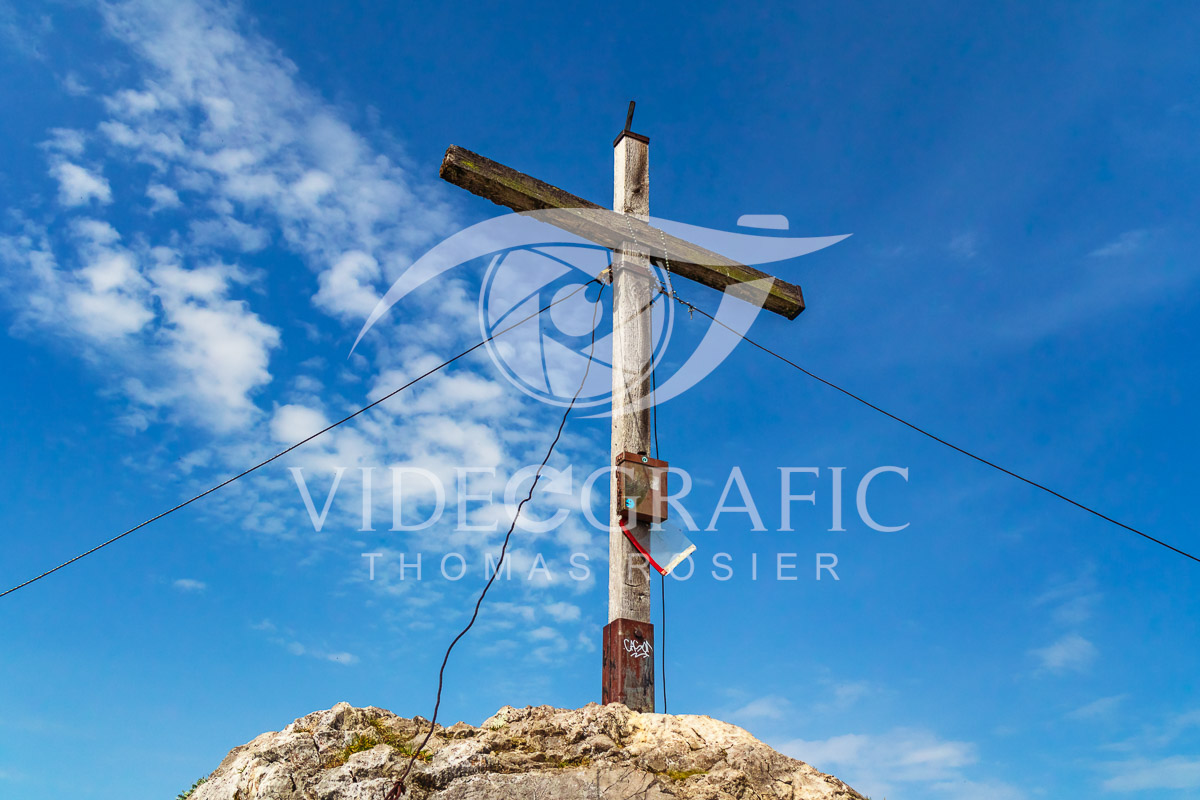 Summit-Crosses-795.jpg