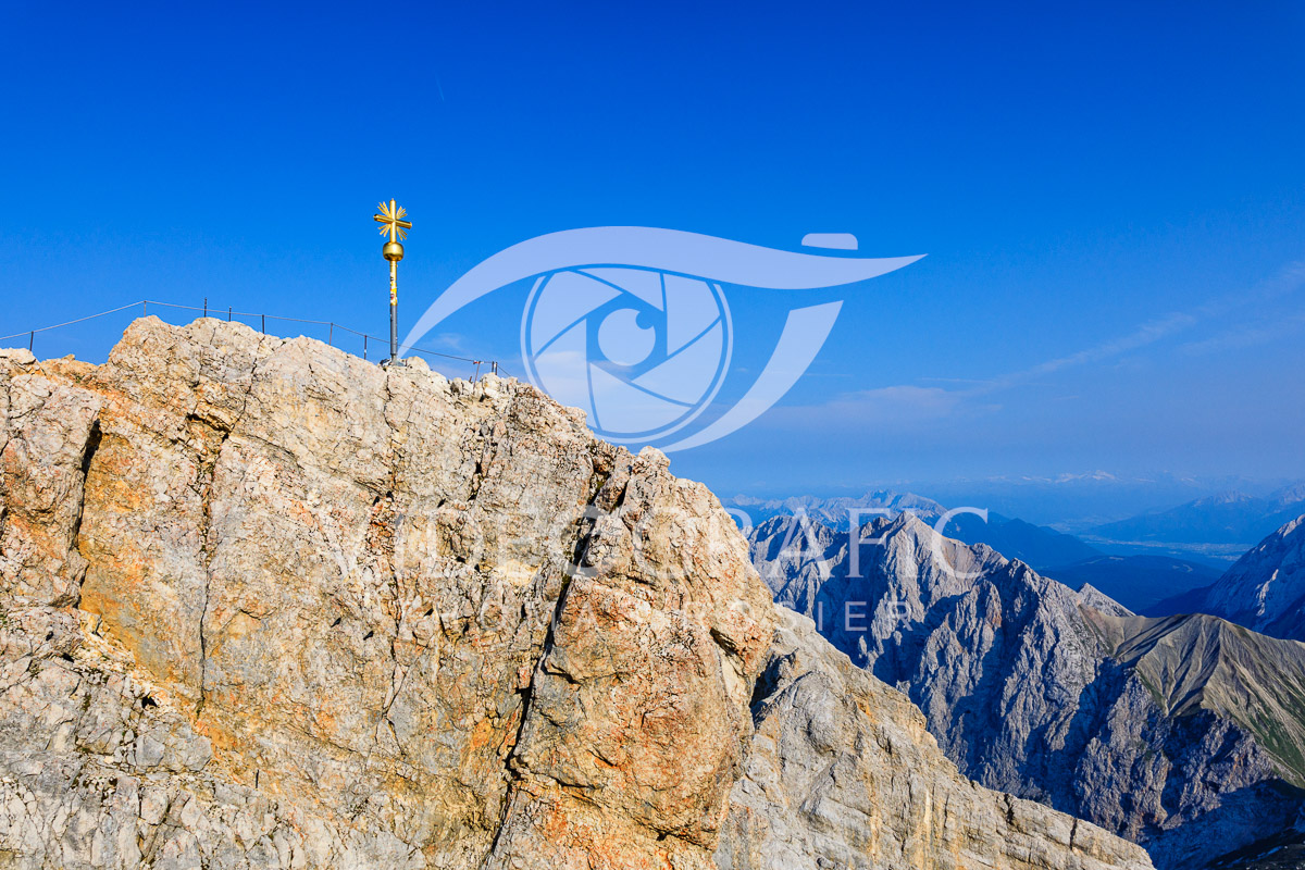 Summit-Crosses-796.jpg