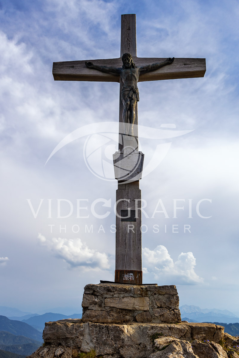 Summit-Crosses-802.jpg