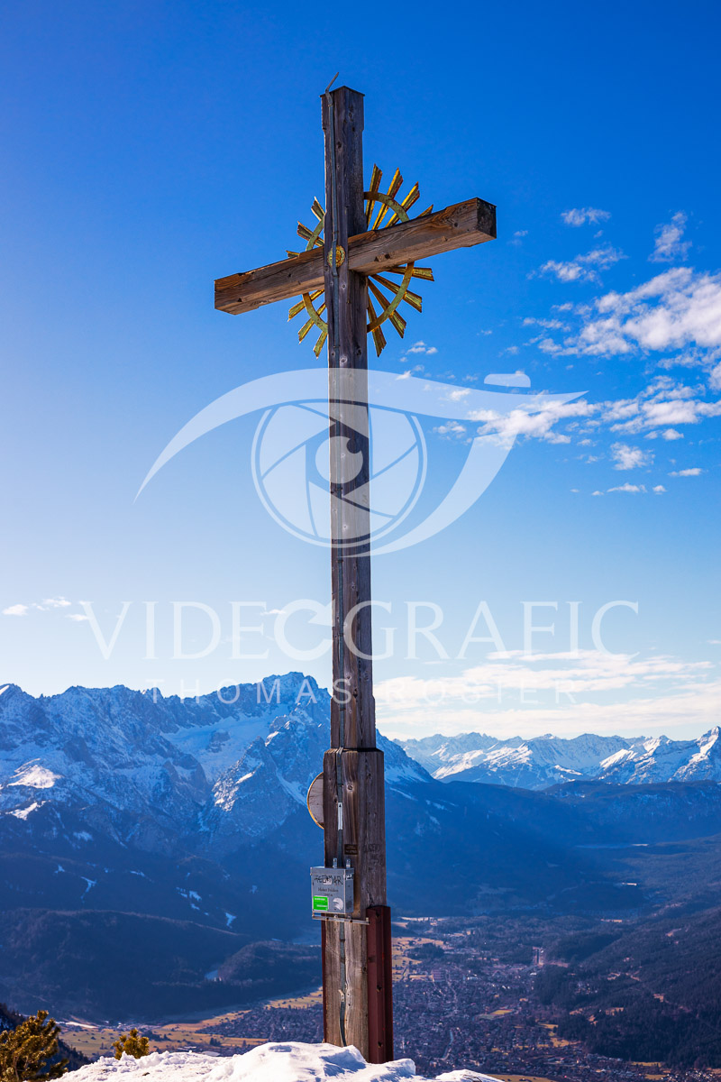 Summit-Crosses-816.jpg