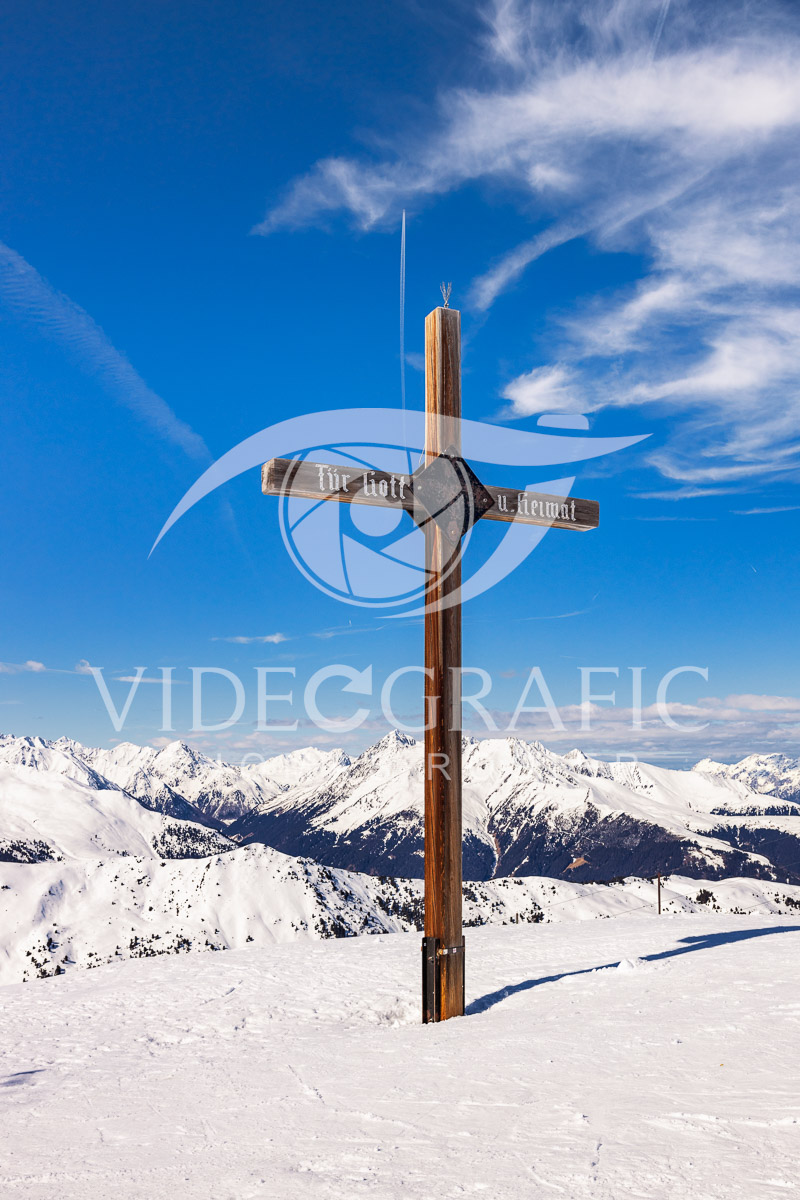 Summit-Crosses-822.jpg