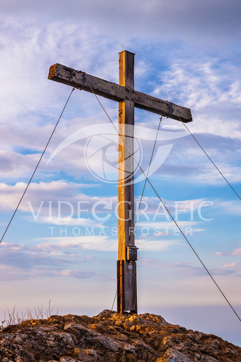 Summit-Crosses-827.jpg