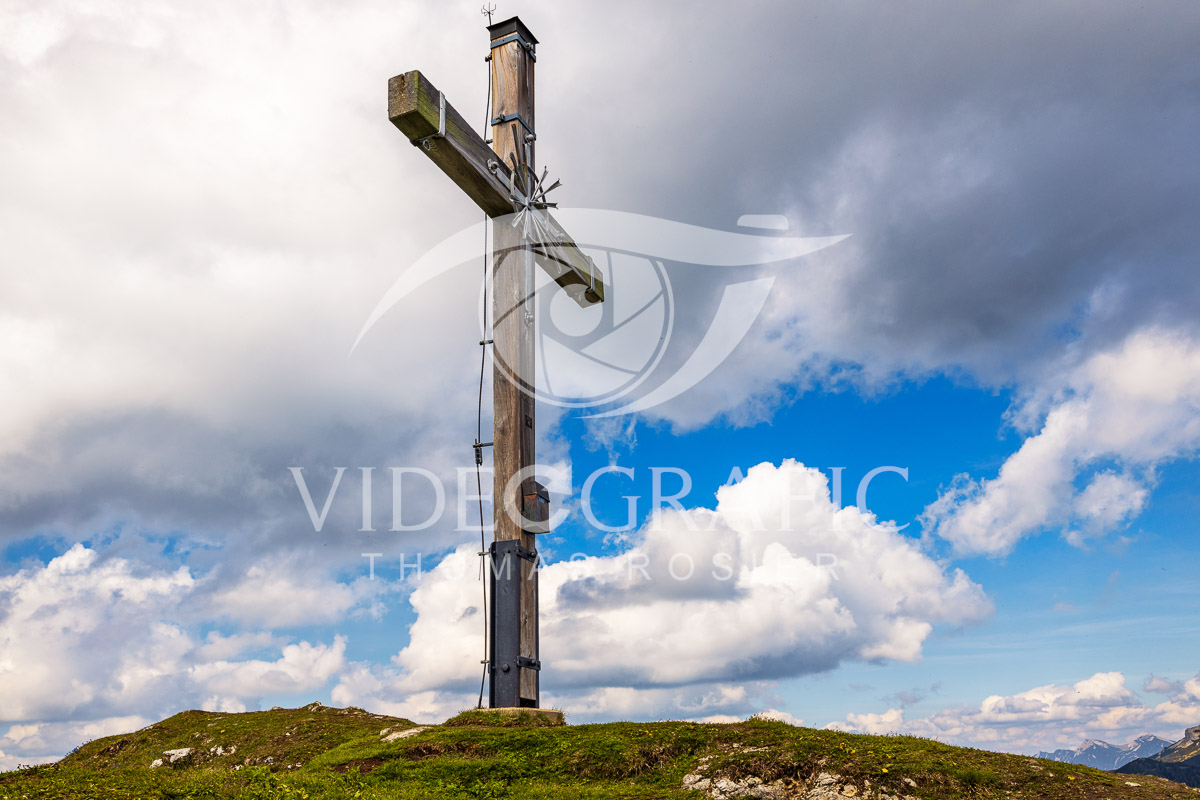 Summit-Crosses-829.jpg
