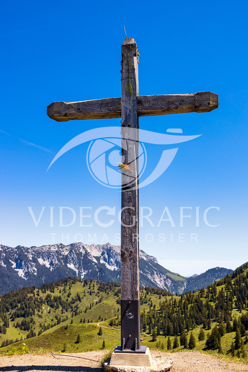 Summit-Crosses-834.jpg