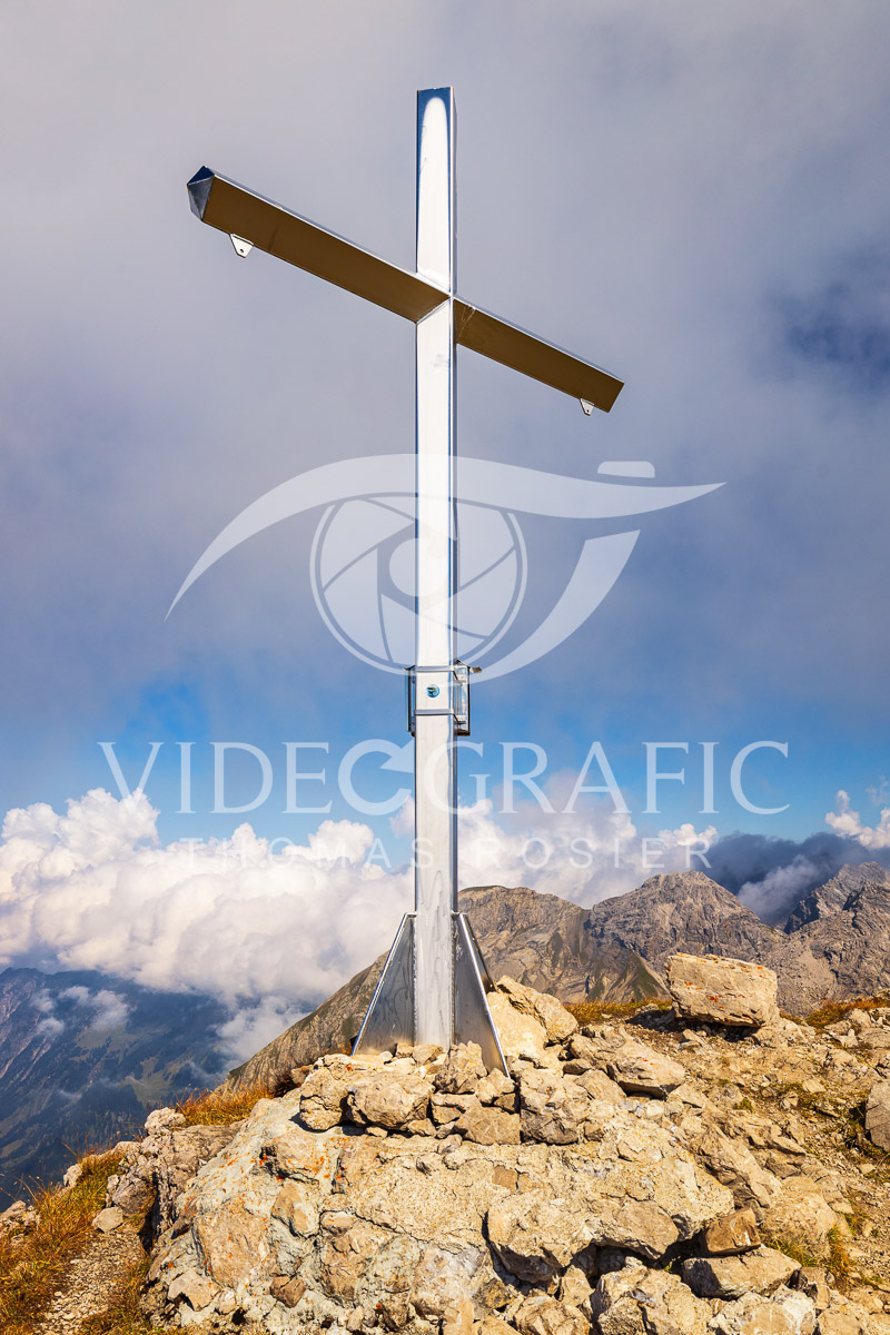 Summit-Crosses-842.jpg