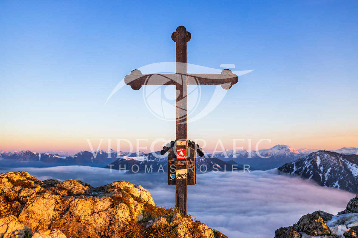 Summit-Crosses-849.jpg