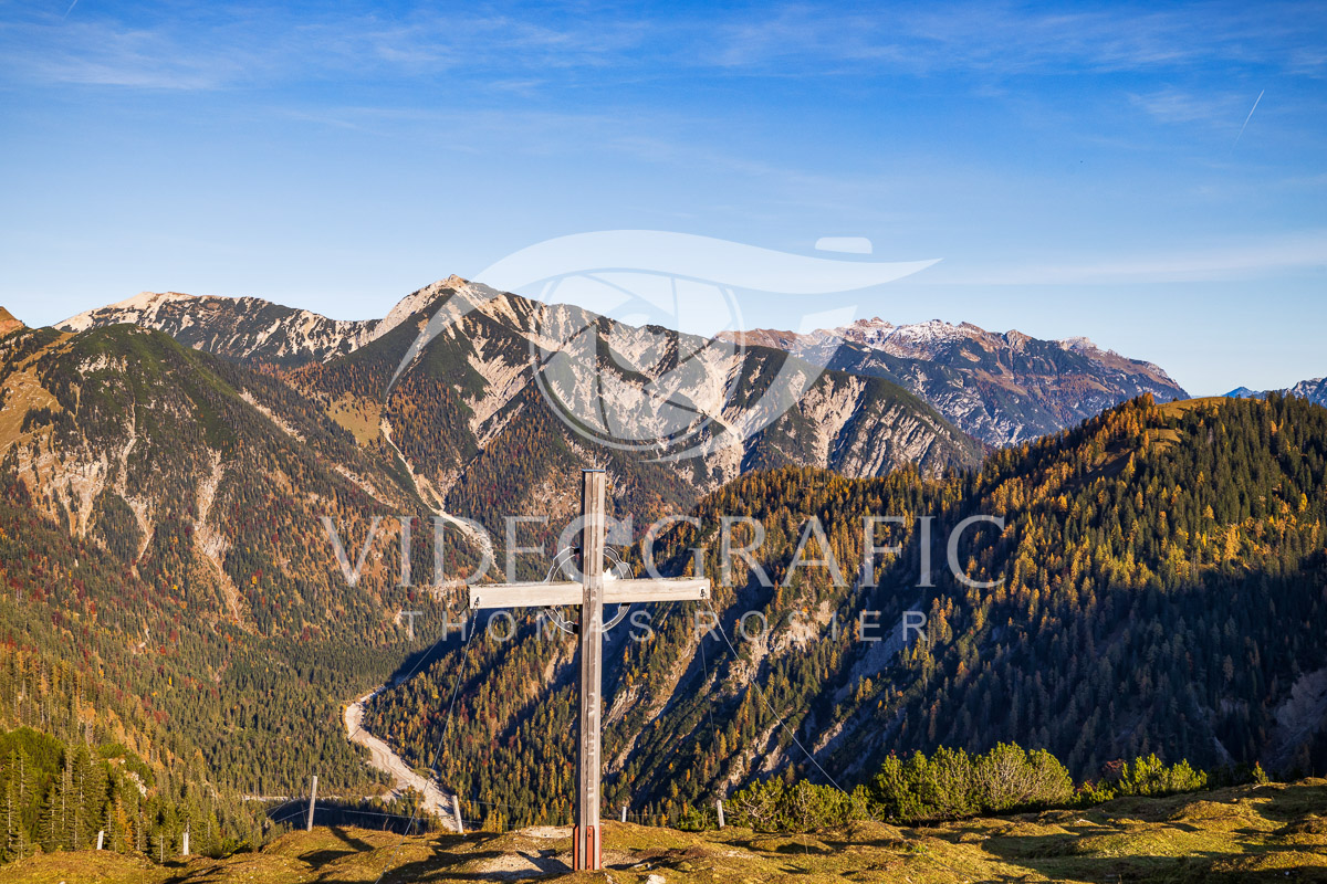 Summit-Crosses-853.jpg