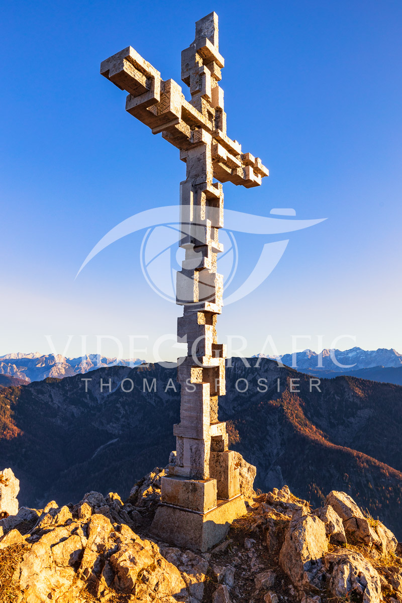 Summit-Crosses-858.jpg