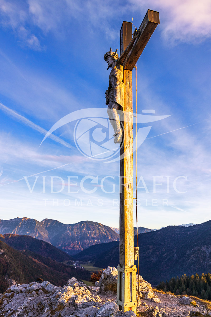 Summit-Crosses-860.jpg