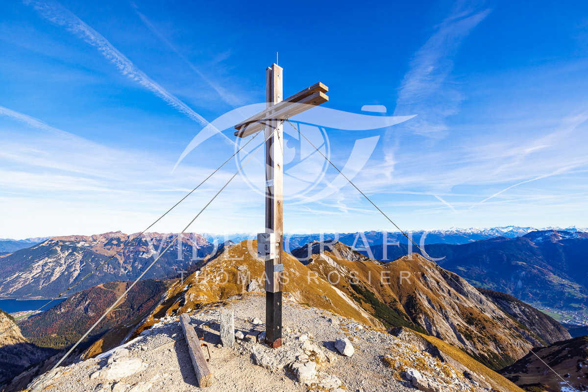 Summit-Crosses-864.jpg