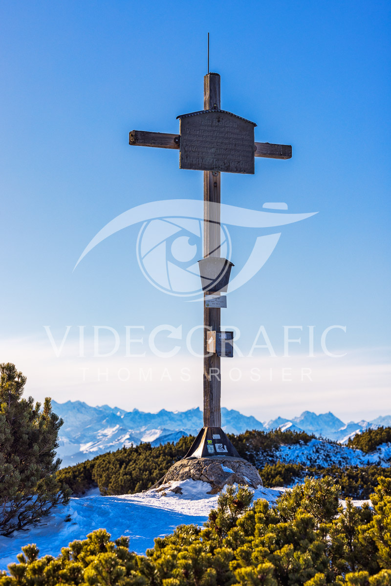 Summit-Crosses-872.jpg