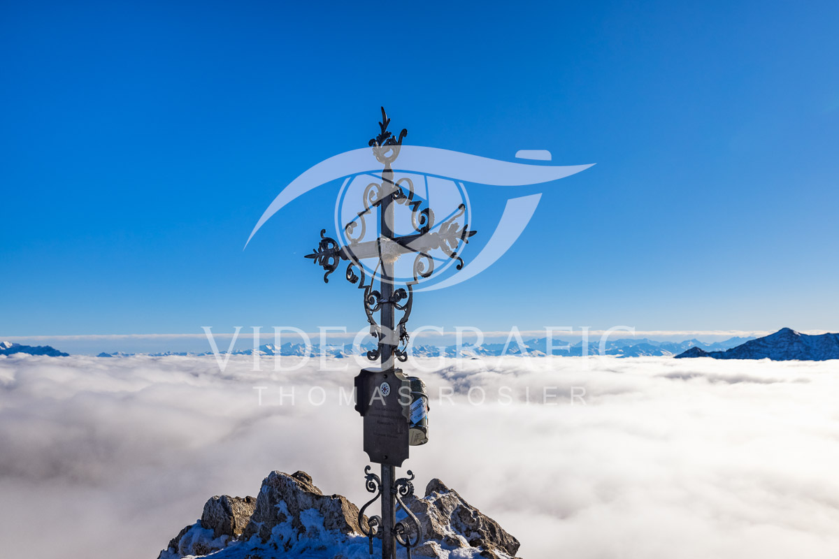 Summit-Crosses-874.jpg
