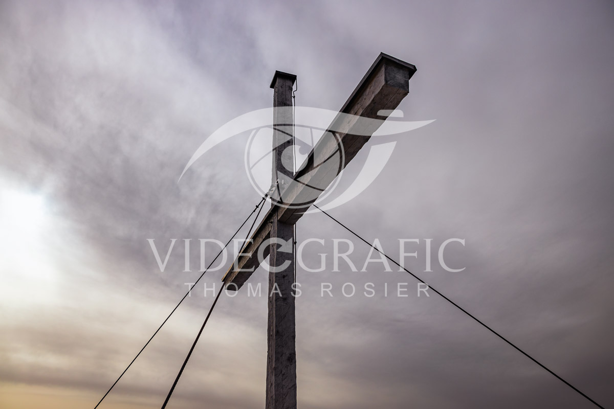 Summit-Crosses-875.jpg