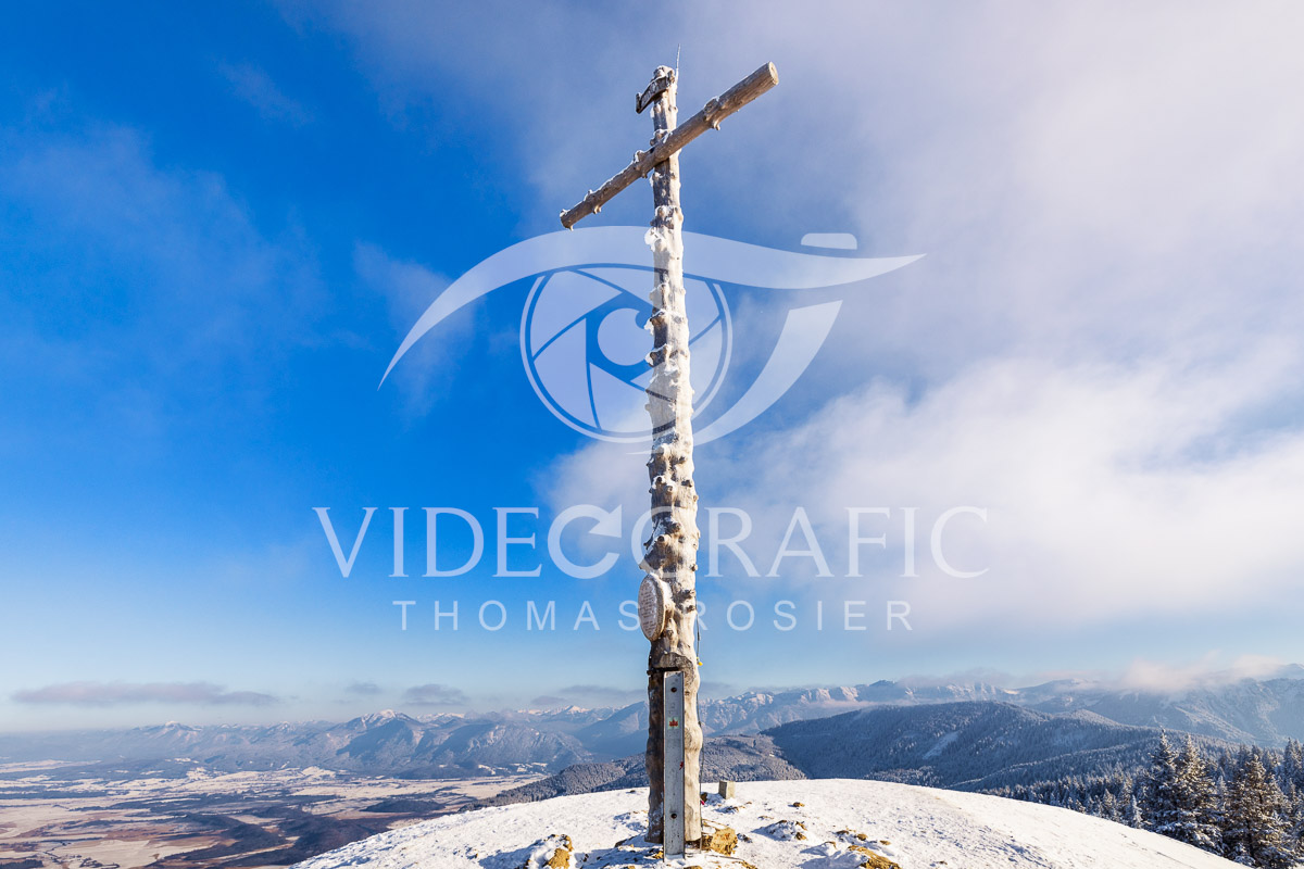 Summit-Crosses-878.jpg