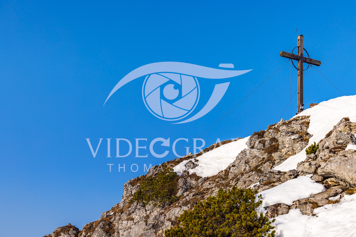 Summit-Crosses-882.jpg
