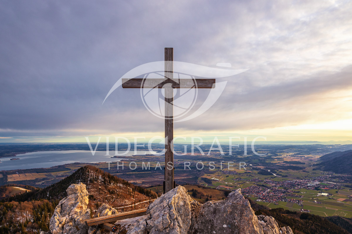 Summit-Crosses-886.jpg