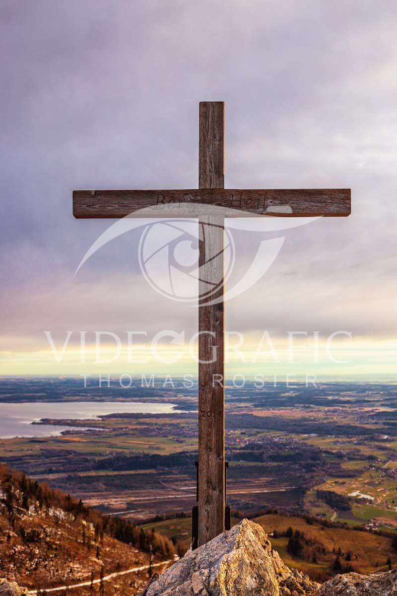 Summit-Crosses-887.jpg