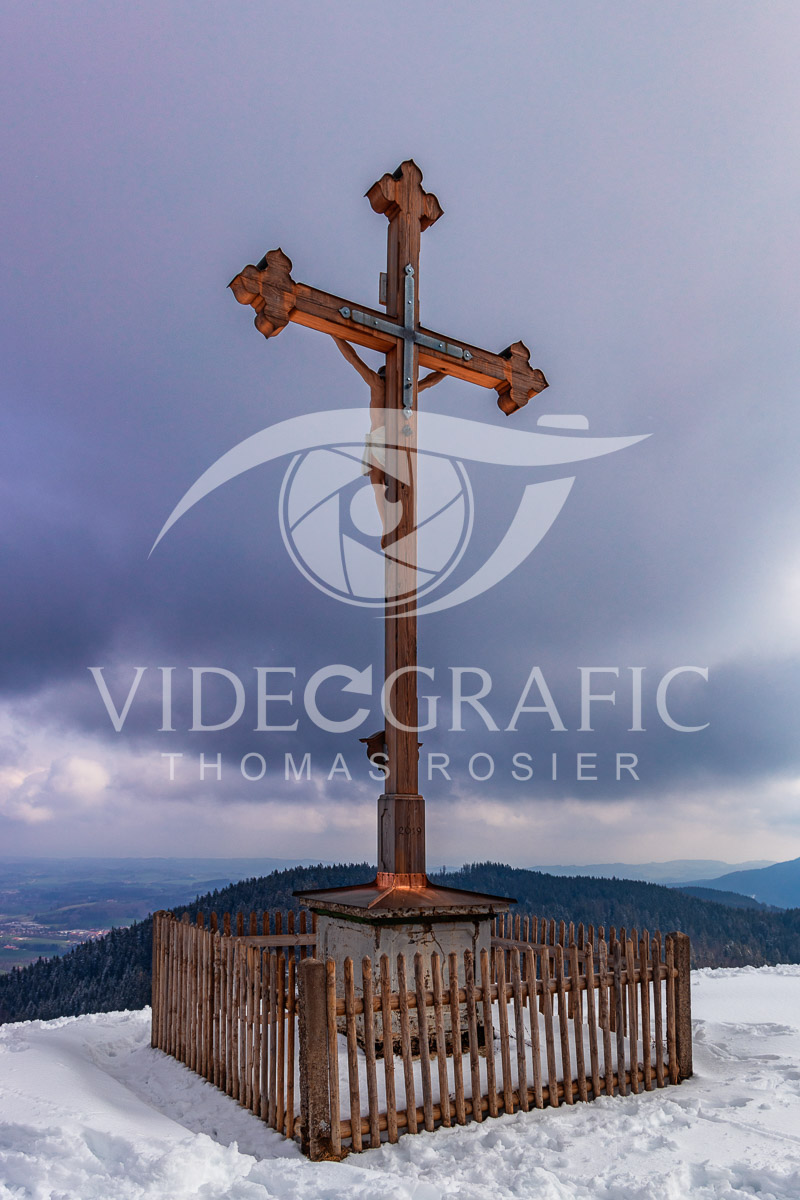 Summit-Crosses-893.jpg