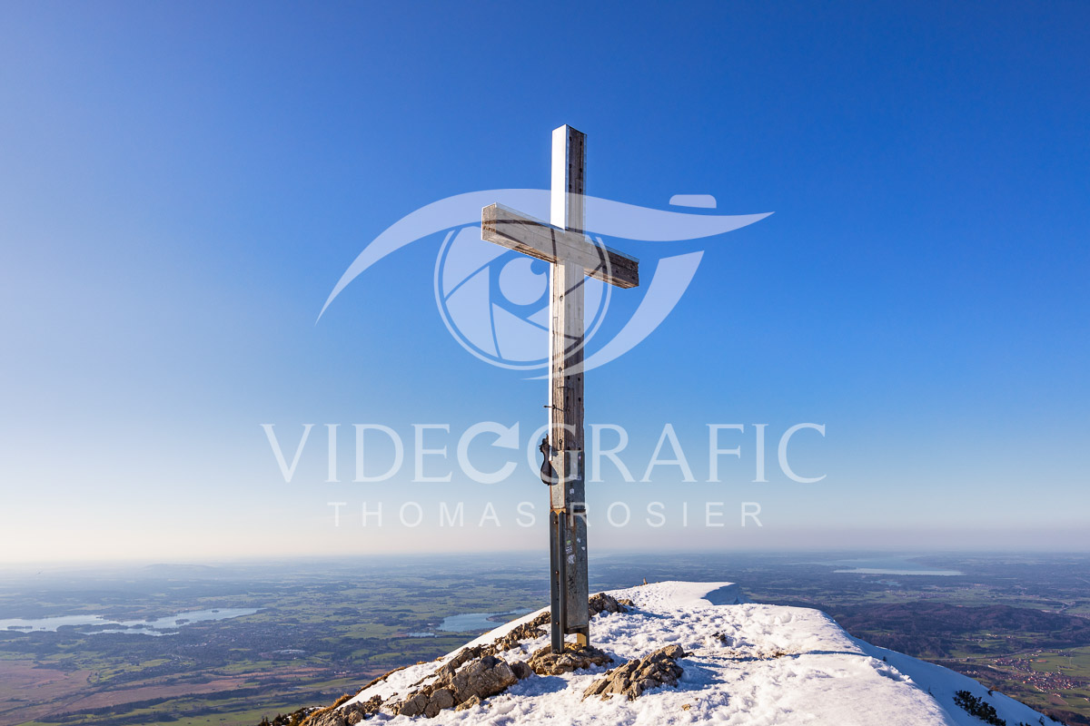 Summit-Crosses-895.jpg