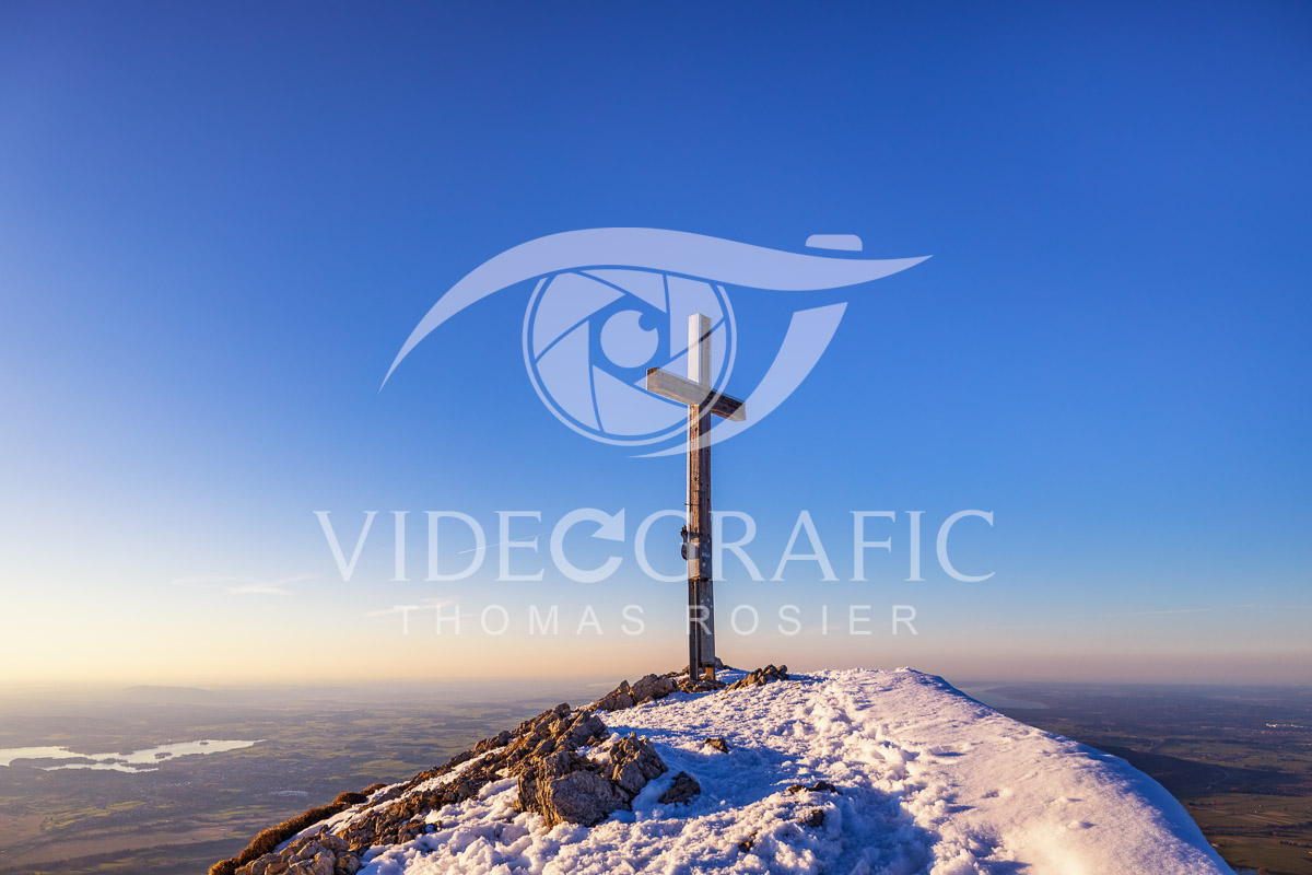 Summit-Crosses-896.jpg
