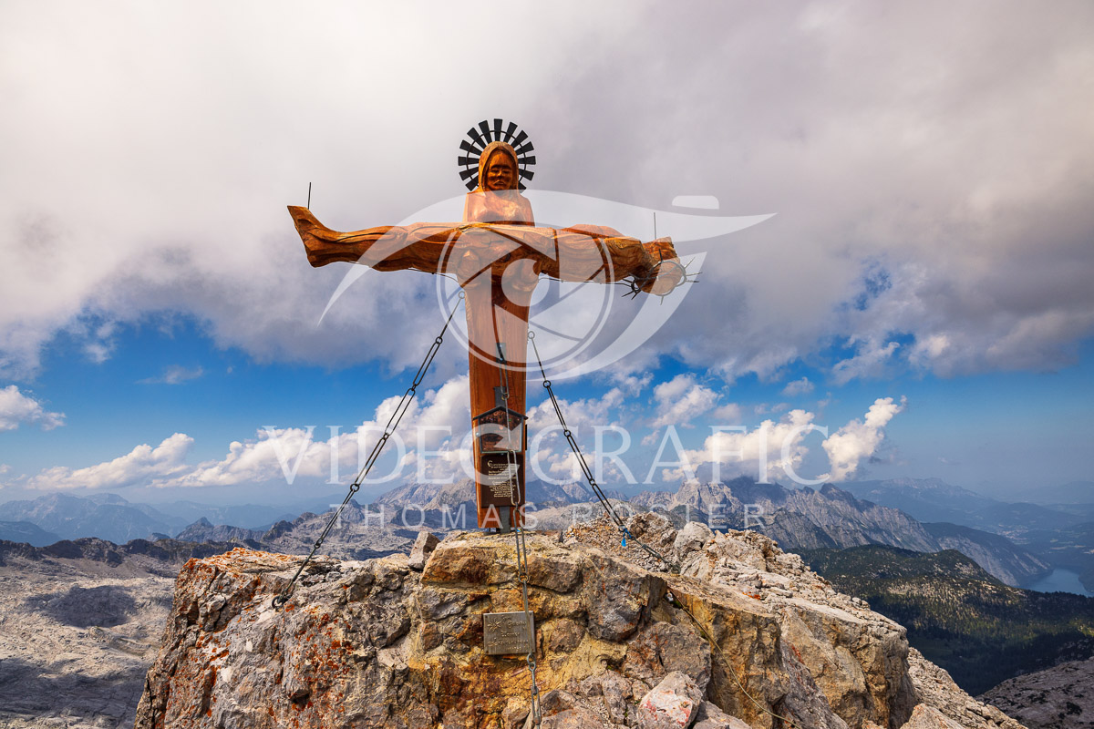 Summit-Crosses-914.jpg