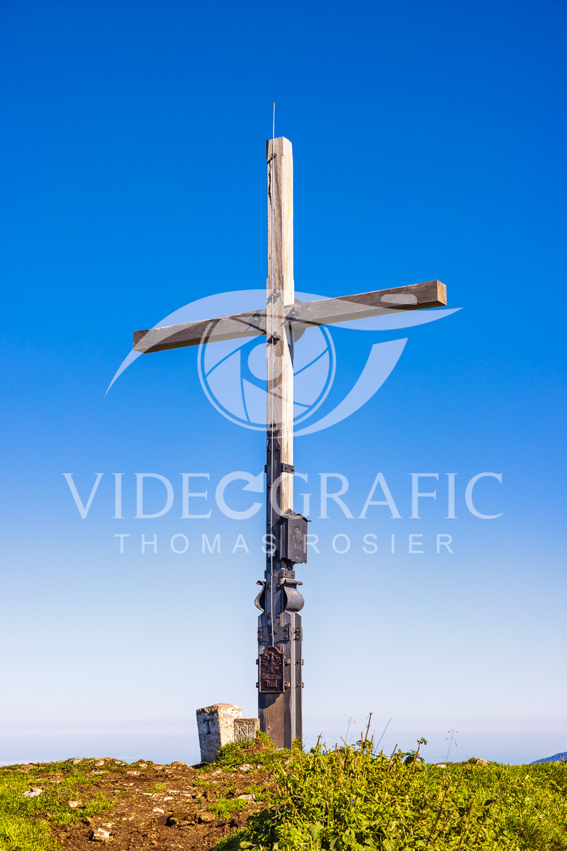 Summit-Crosses-919.jpg