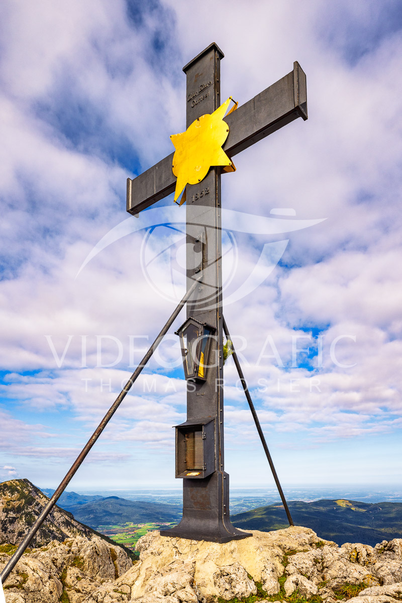 Summit-Crosses-924.jpg