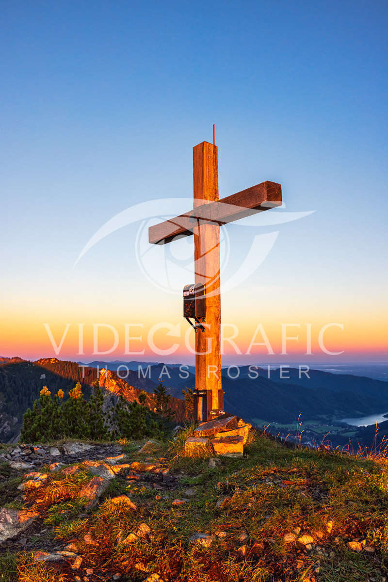 Summit-Crosses-926.jpg