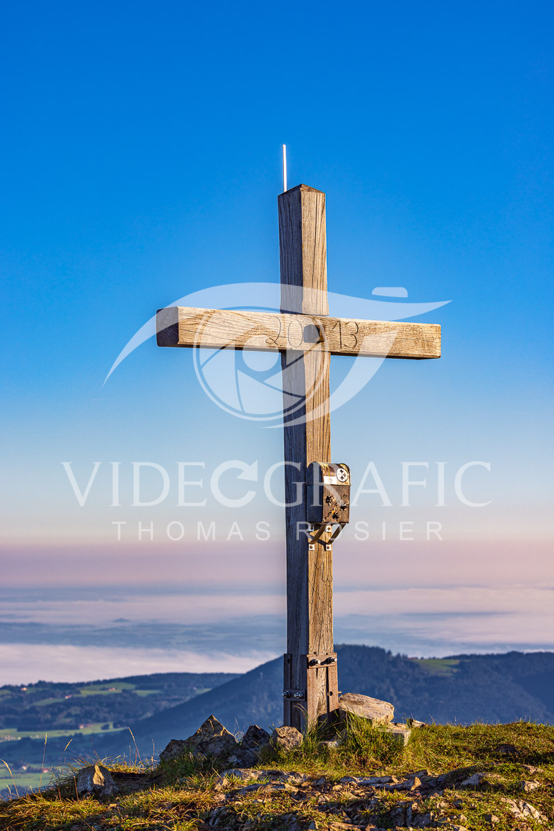 Summit-Crosses-927.jpg