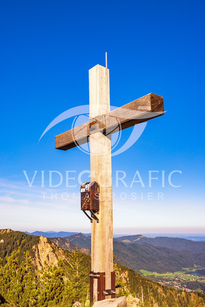 Summit-Crosses-928.jpg