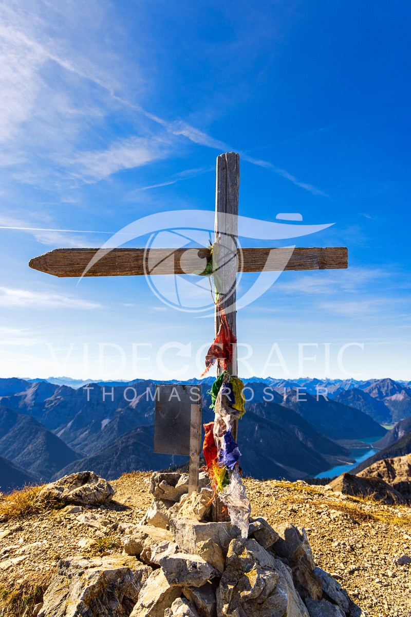 Summit-Crosses-931.jpg