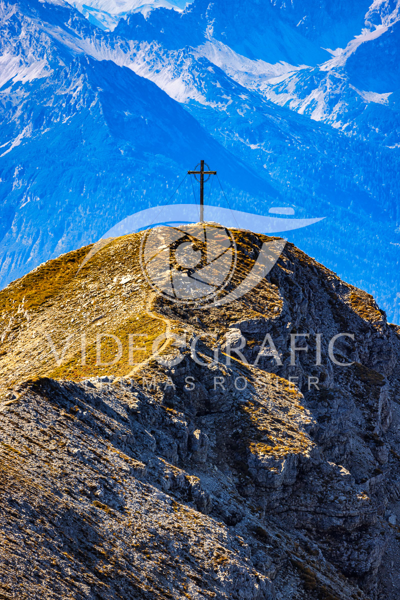 Summit-Crosses-932.jpg