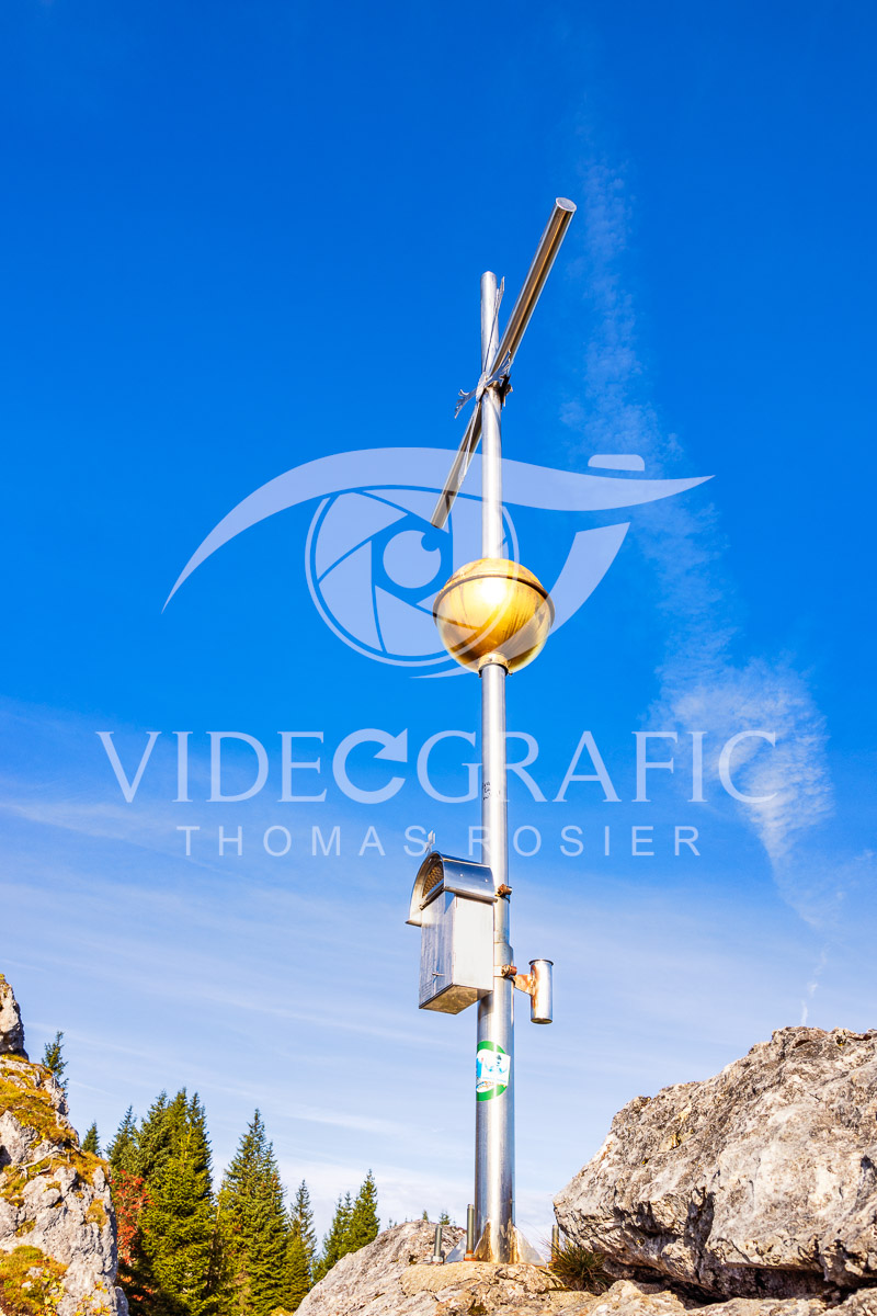 Summit-Crosses-933.jpg