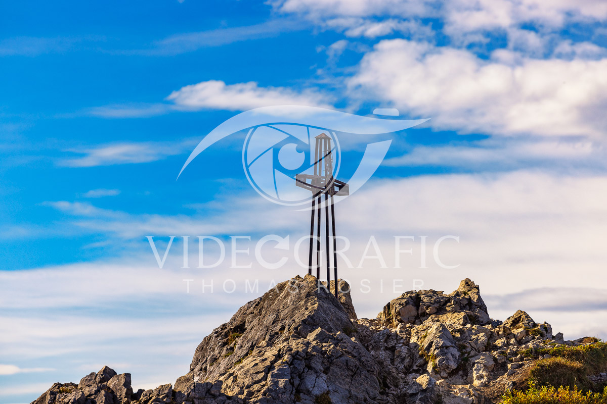 Summit-Crosses-937.jpg