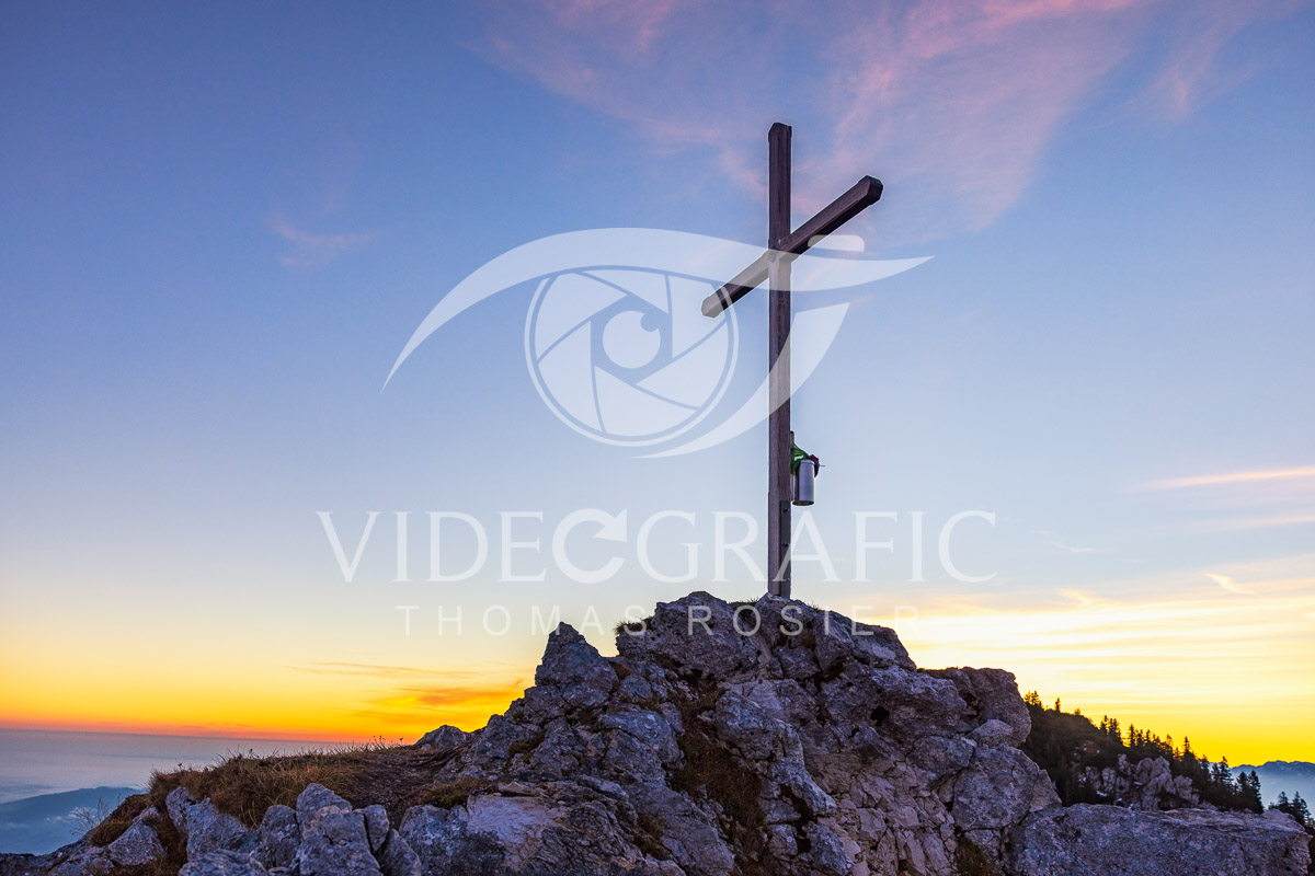 Summit-Crosses-938.jpg