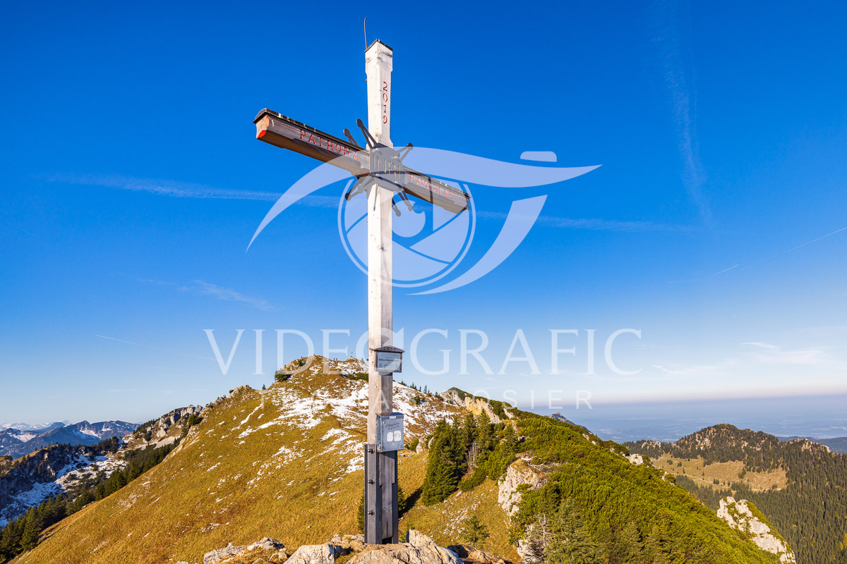 Summit-Crosses-939.jpg