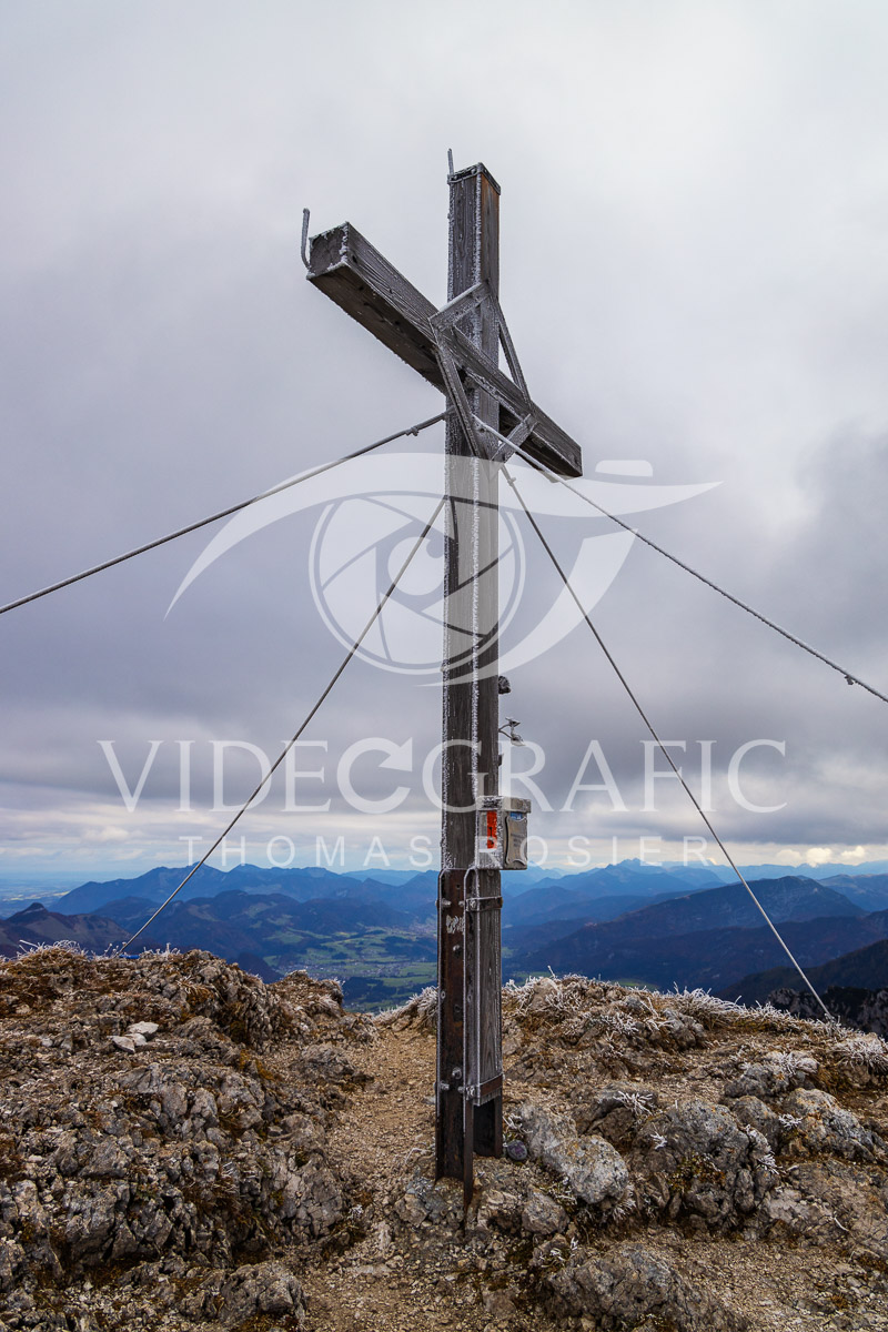 Summit-Crosses-940.jpg