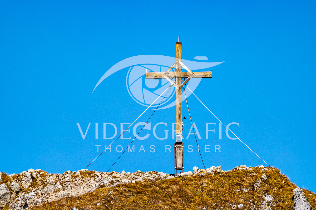 Summit-Crosses-943.jpg