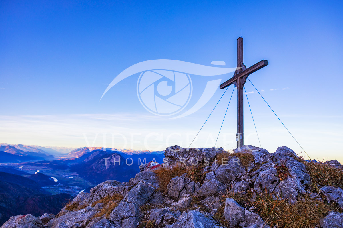 Summit-Crosses-945.jpg