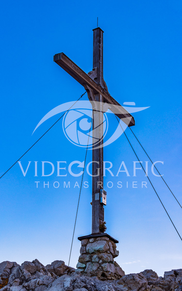 Summit-Crosses-946.jpg