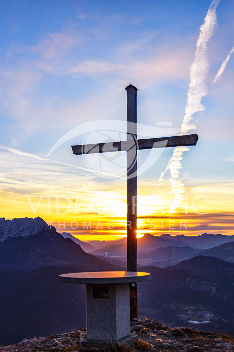 Summit-Crosses-949.jpg