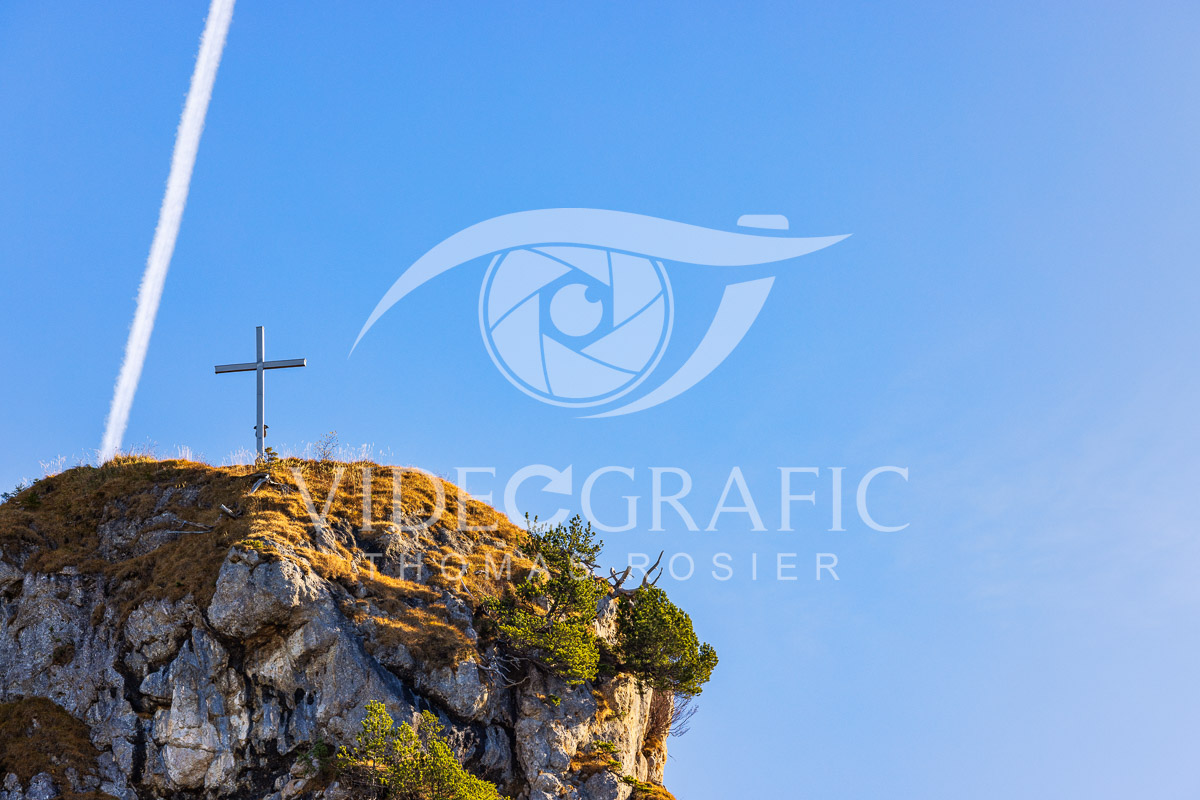 Summit-Crosses-951.jpg