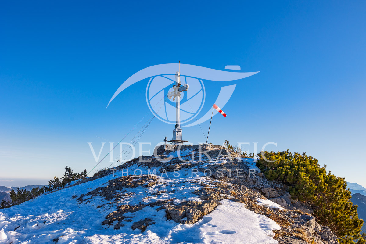 Summit-Crosses-957.jpg