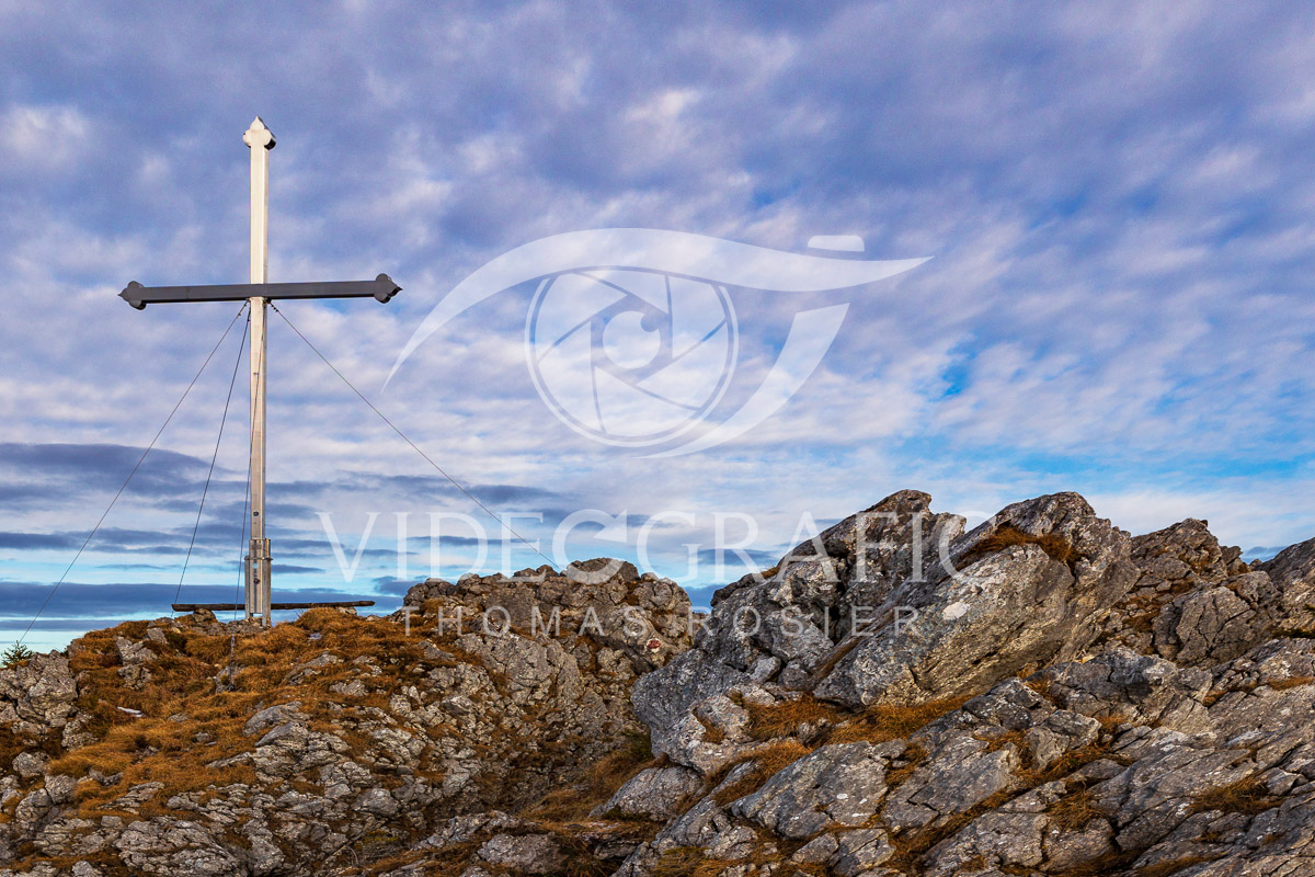 Summit-Crosses-958.jpg