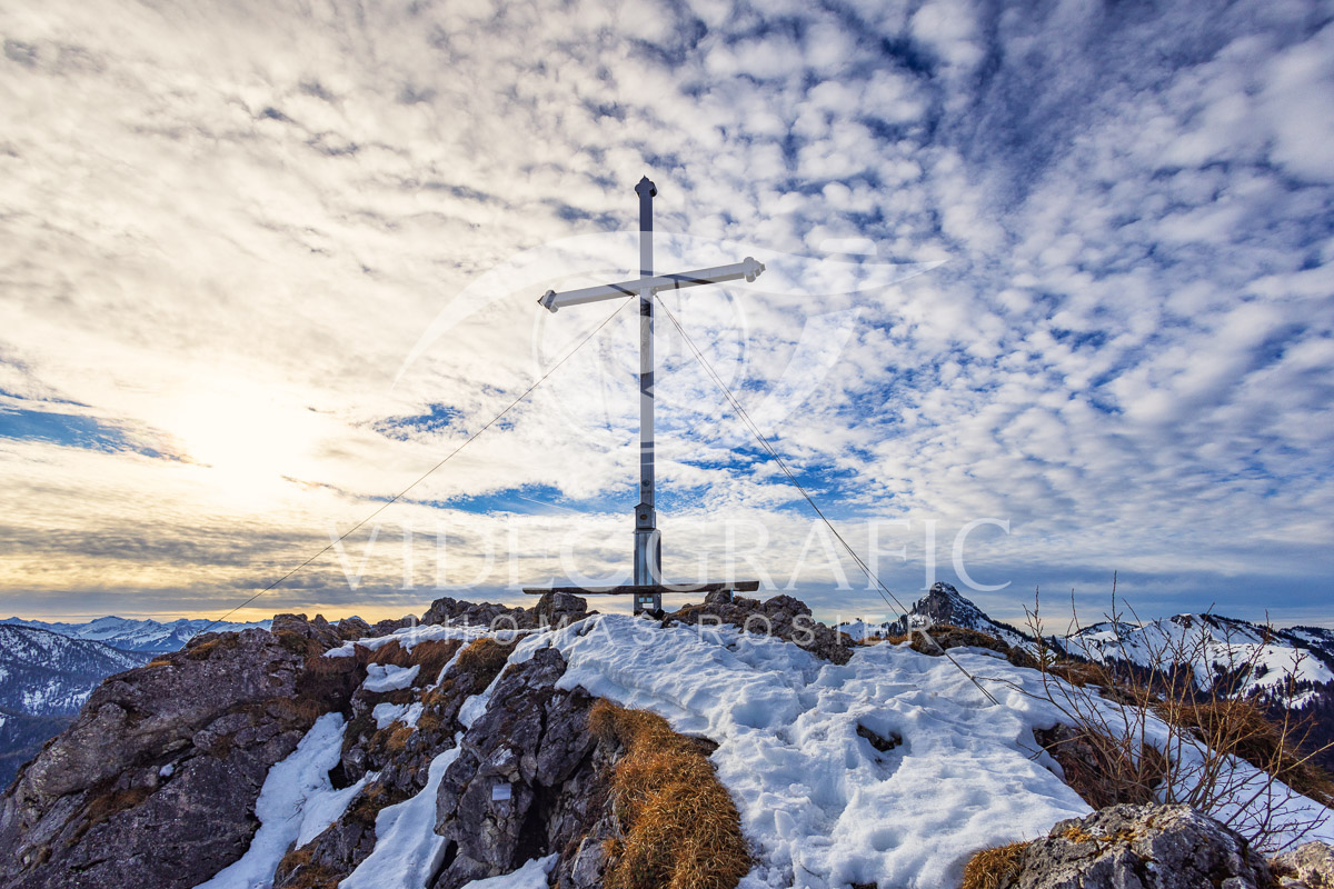 Summit-Crosses-959.jpg